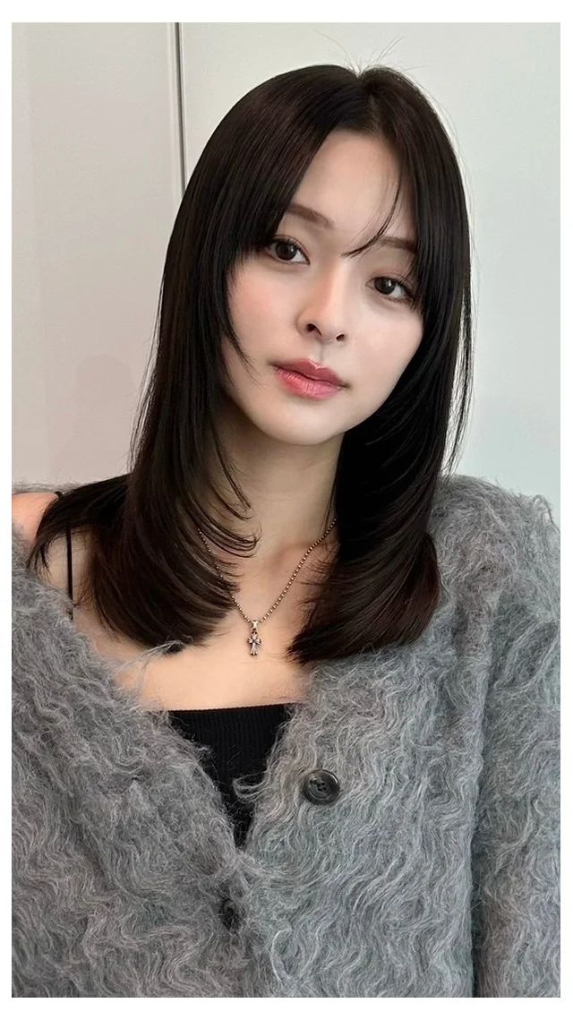 ミディアム ヘア 髪型 ヘアスタイル 前髪なし