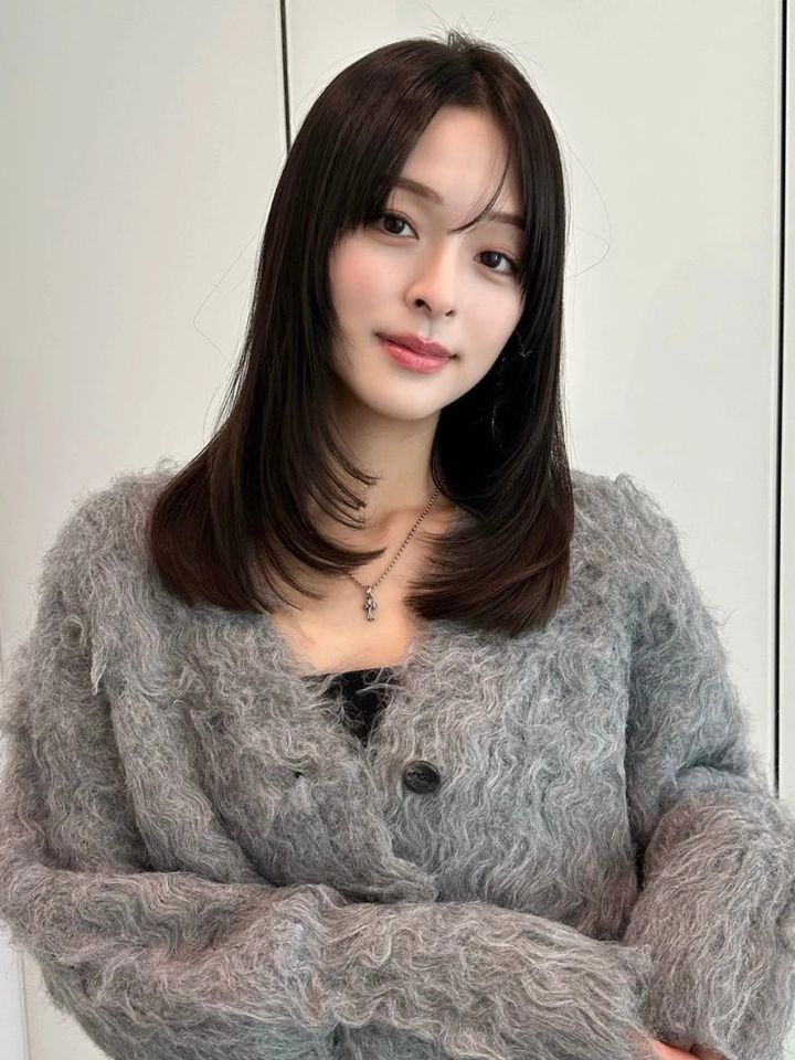 ミディアム ヘア 髪型 ヘアスタイル 前髪なし