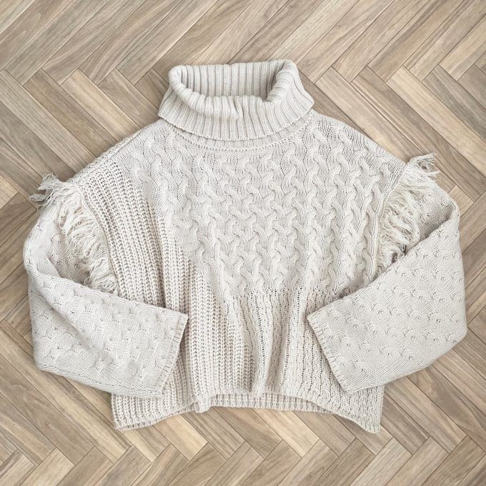 しまむらの「フリンジミックスニットプルオーバー」