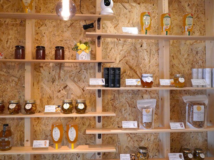 童話に出てきそうな静かなお庭で味わう生はちみつのクレープ♪横浜・元町「汐汲坂のクレープ屋さん」