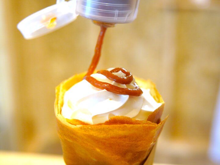 童話に出てきそうな静かなお庭で味わう生はちみつのクレープ♪横浜・元町「汐汲坂のクレープ屋さん」