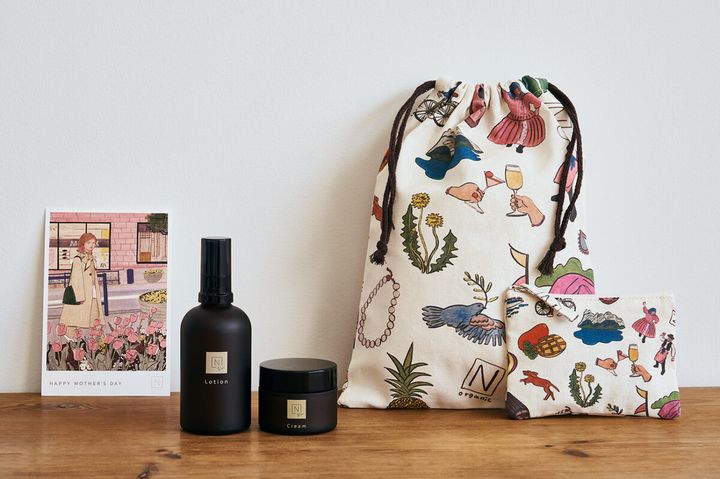 「ゴルフ帰りのパサパサ」をケア！ 特別デザインの巾着＆ポーチがかわいい限定ギフト