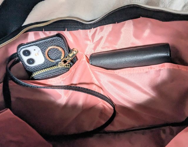 メイン収納ポケット