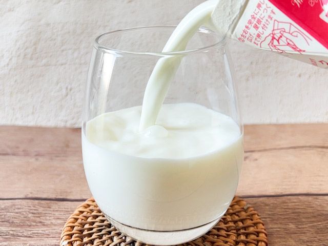 「白バラ牛乳」を飲んでみて！