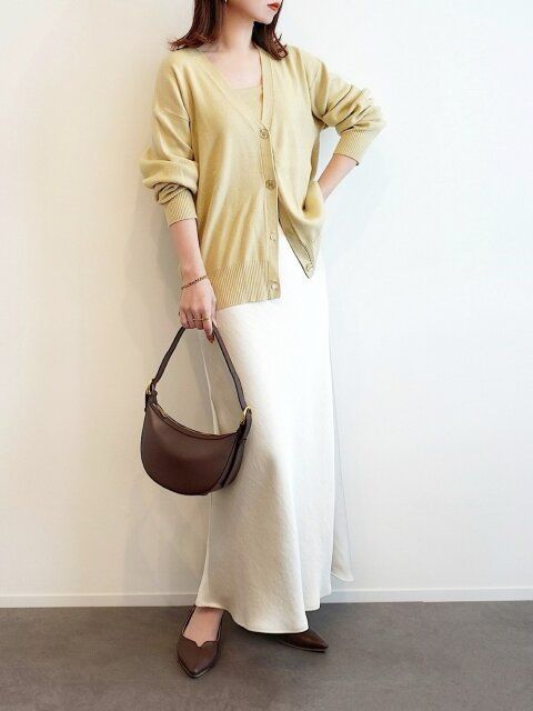 春のカーディガンコーデ