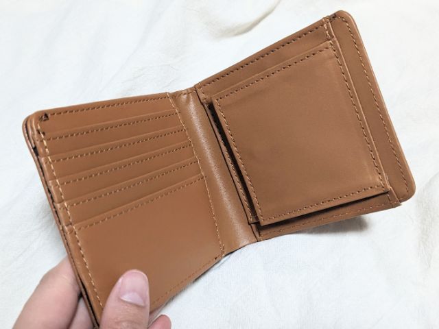 中を開いたところ