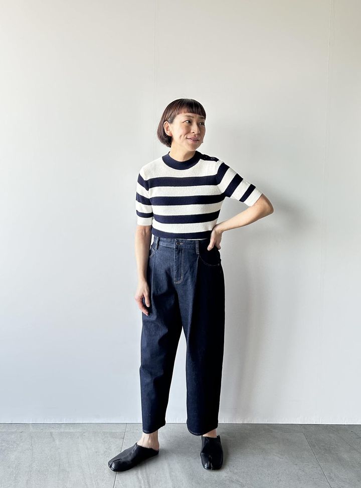 画像: 【UNIQLO and COMPTOIR DES COTONNIERS】リネンブレンドセーター（5分袖）¥2,990、【COMPTOIR DES COTONNIERS】ペグジーンズ（コントワーデコトニエ）¥9,990、その他／佐藤さん私物 身長166㎝、Mサイズを着用 www.uniqlo.com