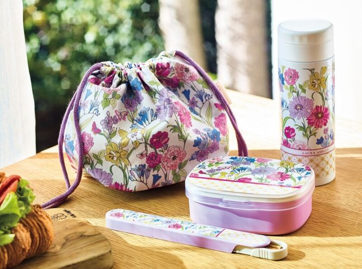 ローラアシュレイ 花柄のお弁当箱や水筒