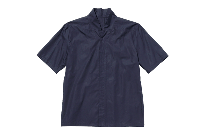 〈ロロ・ピアーナ〉のシャツ