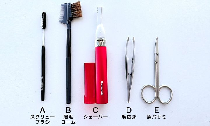 A. スクリューブラシ、B. 眉⽑コーム、C. シェーバー、D. ⽑抜き、E. 眉バサミ