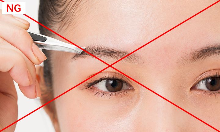 眉⽑を薄くしようと抜きすぎるのはNG