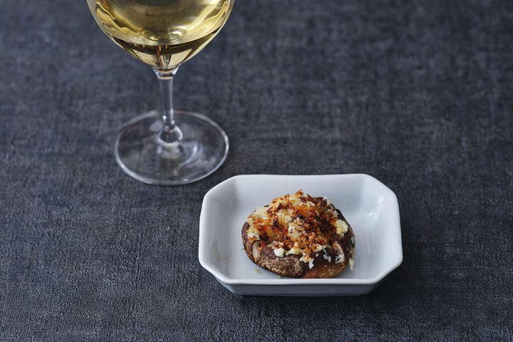 椎茸パン粉焼きブルーチーズ＆オイスターソース