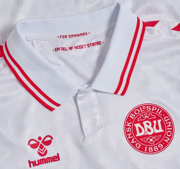 デンマーク代表、EURO2024に向けた新ユニフォーム発表！ゲーム「テトリス」のようなユニークデザイン