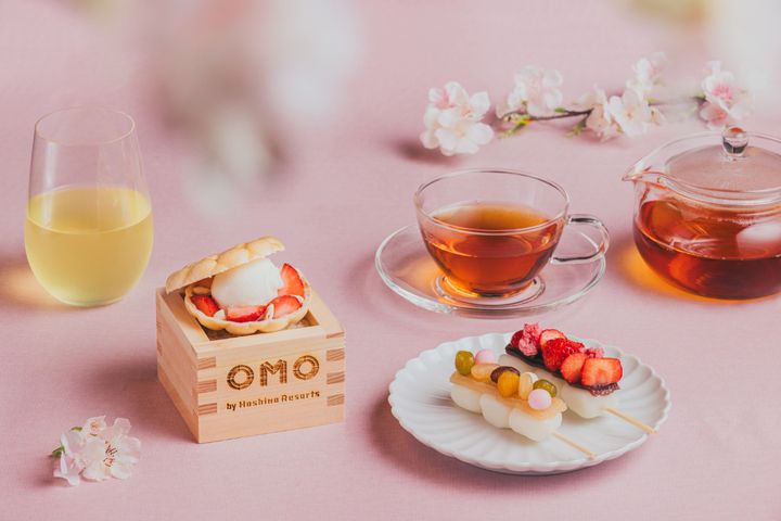 「2⾊のお花⾒団⼦」600円／「⽢酒アイスのさくさく最中」700円