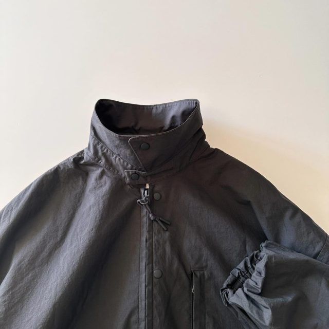 UNIQLO「ボリュームブルゾン正面」