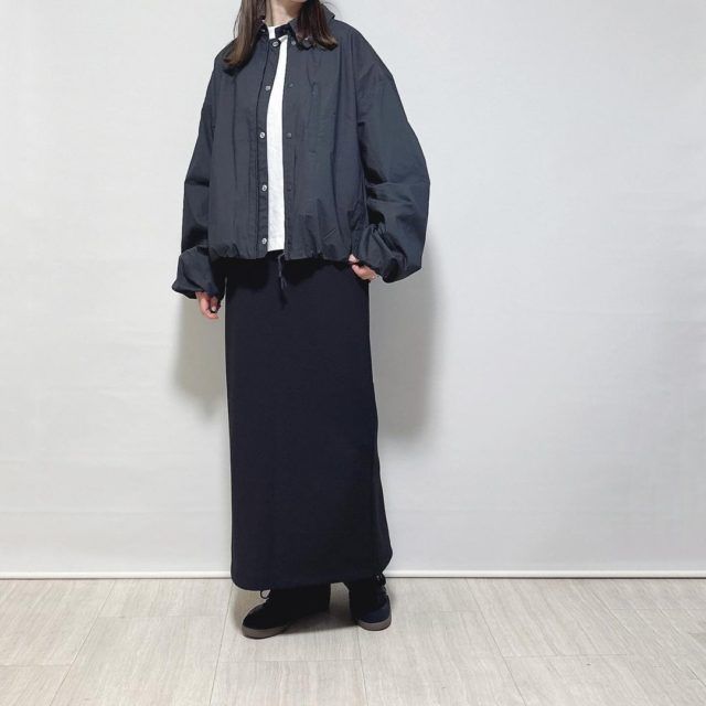 UNIQLO「ボリュームブルゾンコーデの女性2」