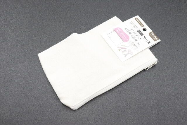 セリアの装飾ベース フラットポーチ 12×20cmのデザイン