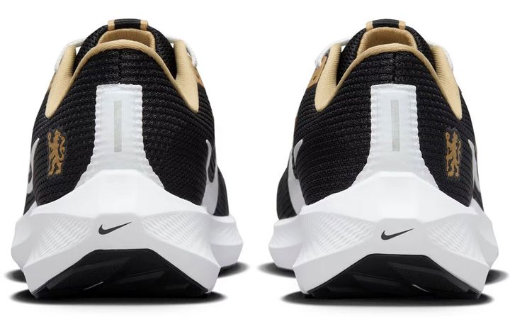 『チェルシー×NIKE』の人気シューズ「ペガサス40」がまだ買える！弾むような履き心地の“本格派”モデル