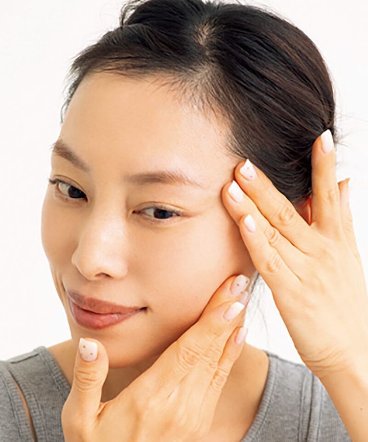 肌のたるみを解決するフェイスパウダー メイク ファンデーション