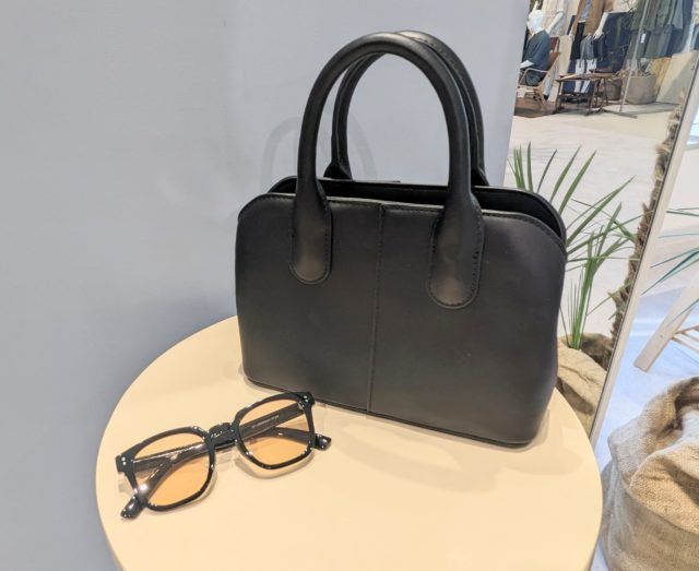 GU「ボストンスクエアバッグ」