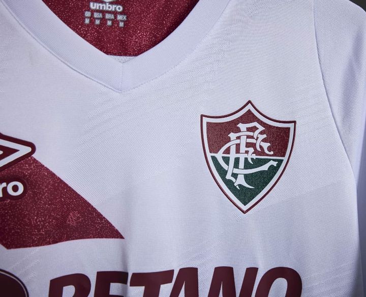 海への情熱をデザイン！名門フルミネンセが新ユニフォームを発表 15年ぶりに「タスキ掛け」が復活する