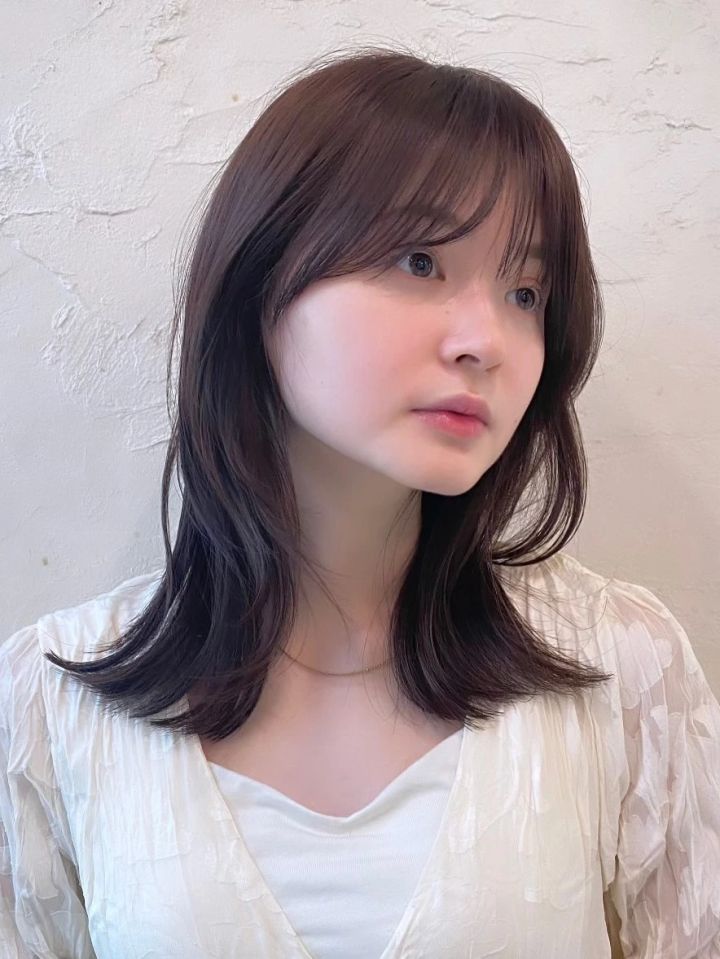 ミディアム ヘア 髪型 ヘアスタイル 前髪あり くびれヘア