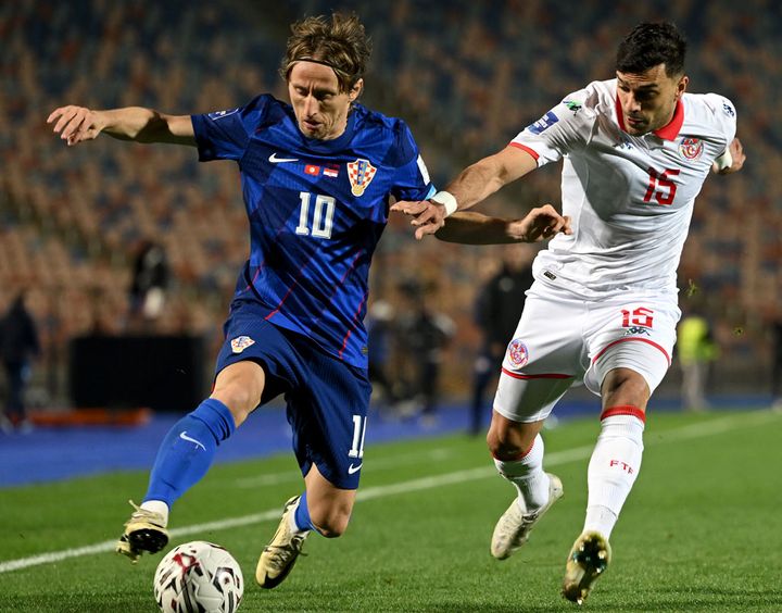 クロアチア代表、EURO2024に向けた新ユニフォームを発表！「でかチェック」と「懐かしチェック」が登場