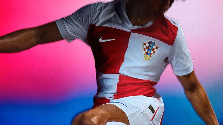 クロアチア代表、EURO2024に向けた新ユニフォームを発表！「でかチェック」と「懐かしチェック」が登場