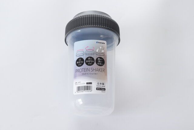 ダイソーのプロテインシェイカー ブラック
