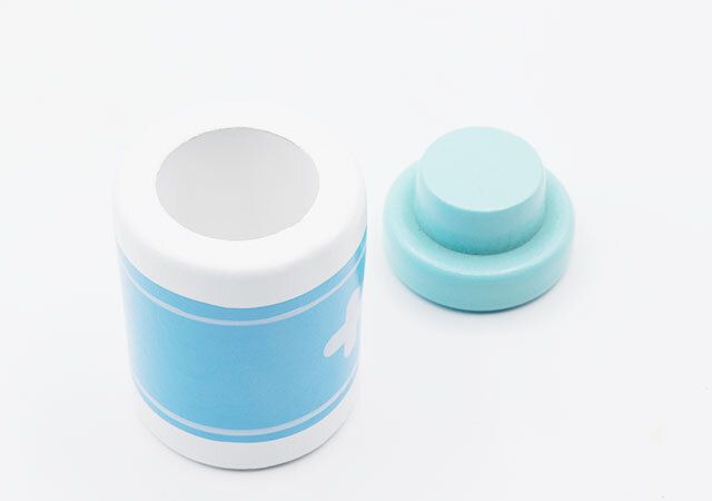 100均セリアの木製おもちゃお医者さんごっご