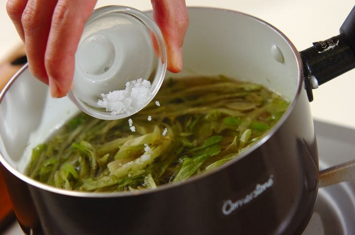 ハムとレタスのスープの作り方2