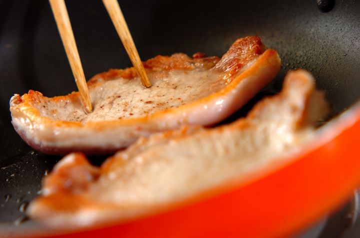 ポークチャップ ごはんが進む 洋食屋さんの味わいに by松崎 恵理さんの作り方1