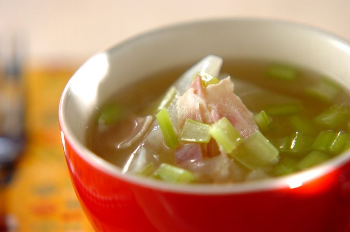 カブとベーコンのスープ
