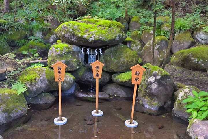 神仏の強い力が宿る湧水