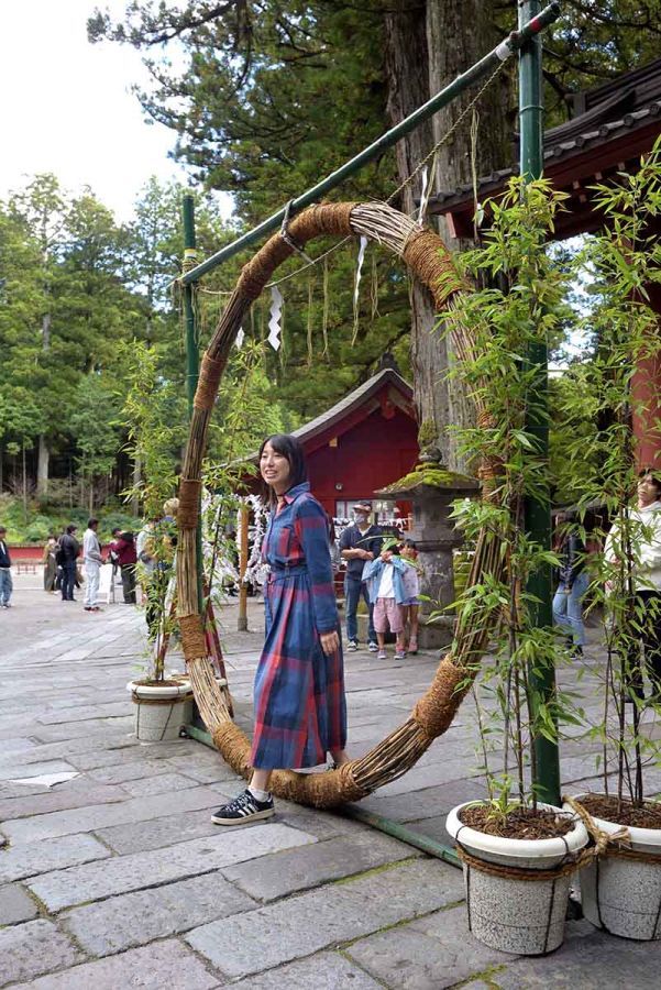 笹の輪を8の字を描くように3回くぐって祈願