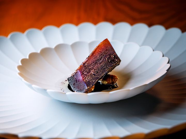 泉岳寺『Restaurant Karyon』の「黒人参のロースト 黒人参とクルミのソース」