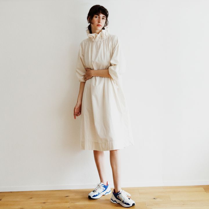 【2024】レディーススニーカーの最旬トレンドと人気ブランドは？ワンランク上のコーデ例も