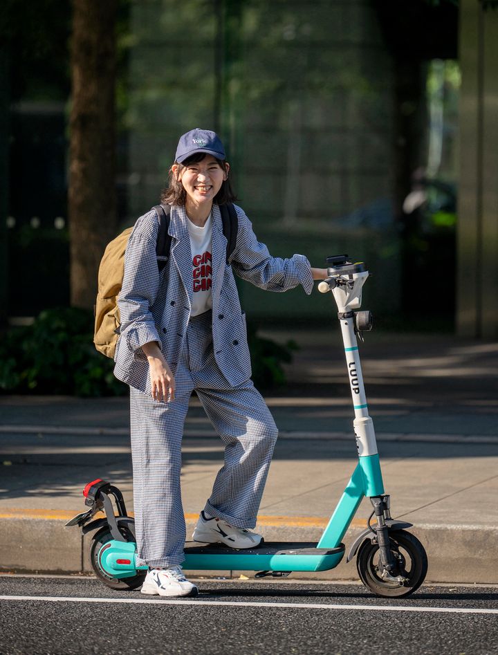 【2024】レディーススニーカーの最旬トレンドと人気ブランドは？ワンランク上のコーデ例も