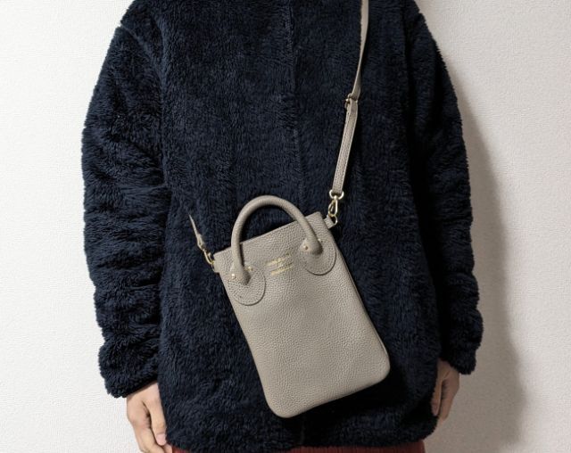 スマホショルダー斜めがけ