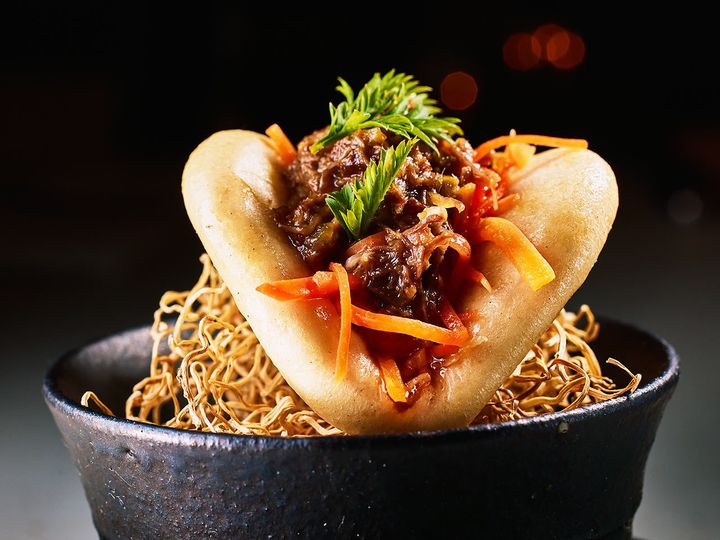 白金高輪『atti』の台湾式バーガー「割包（クワパオ）」