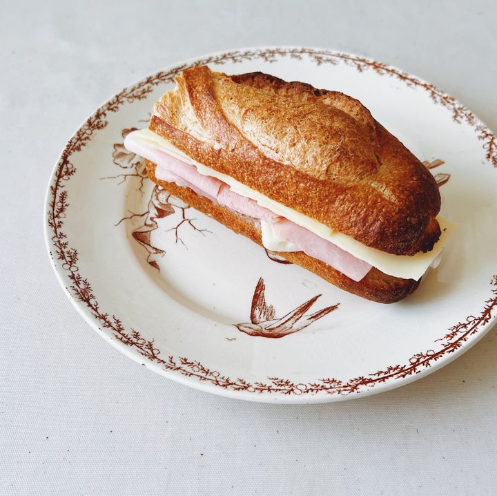 【5分でできる簡単レシピ】ジャンボン・フロマージュ【パン好きなsumire.のバゲットサンドのレシピ vol.14 〜レシピで旅するヨーロッパ〜】