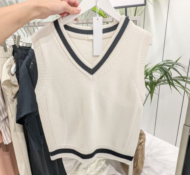 白のチルデンセーター