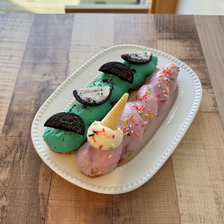 （左から）クァベギ「ミントチョコ」、「ストロベリーアイス」各550円