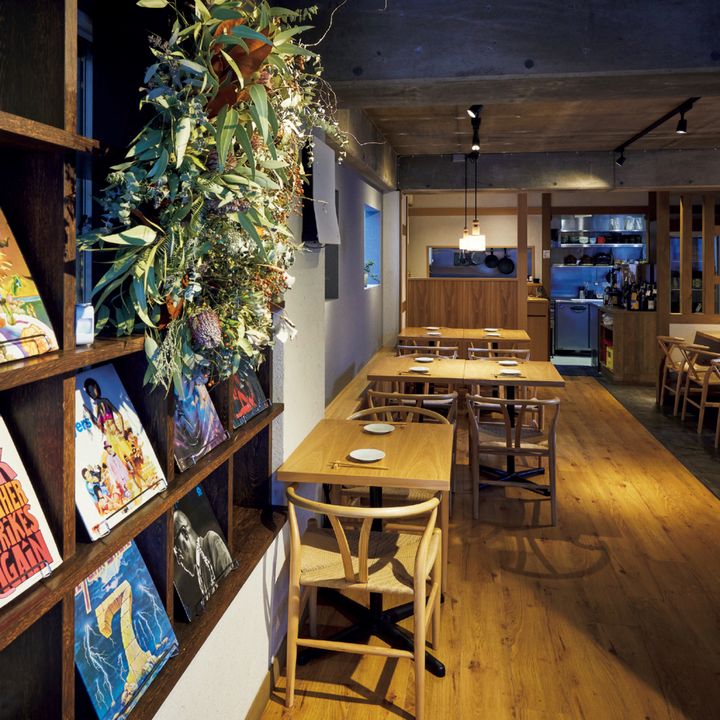 武蔵小山〈めしや チュウニカイ〉の店内