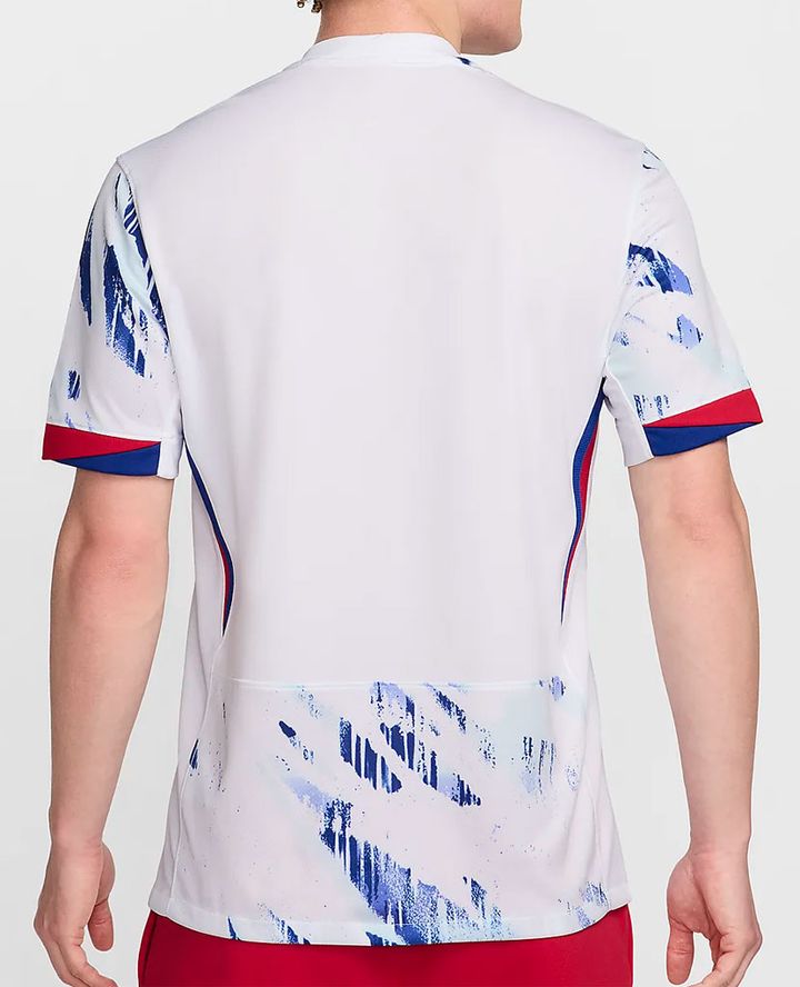 ノルウェー代表が2024新ユニフォームを発表！アウェイはアイスカラーで「美しくも寒々しい自然」を描く