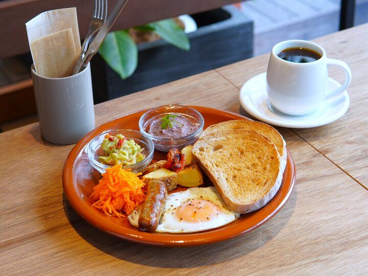 空気の澄んだ朝の鎌倉でゆったりとしたモーニング♪「27COFFEE ROASTERS KAMAKURA」