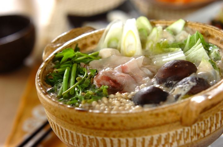 セリたっぷりみそ豚鍋