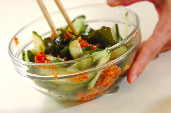 ワカメとキュウリのキムチ風味の作り方2