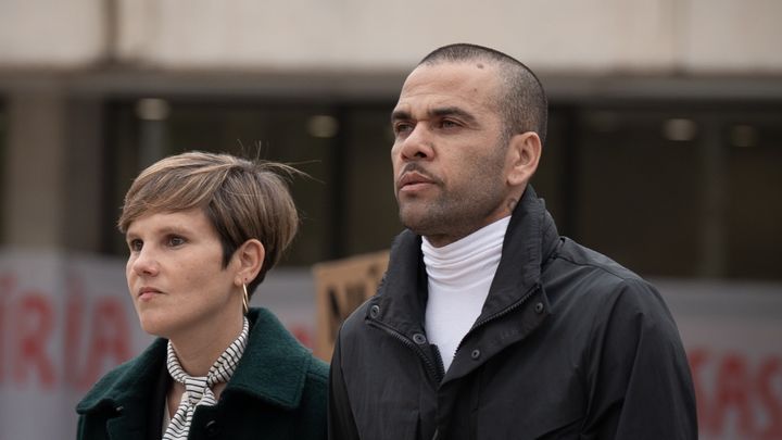 性的暴行で有罪のダニ・アウヴェス、保釈金1.6億円で保釈…その表情は