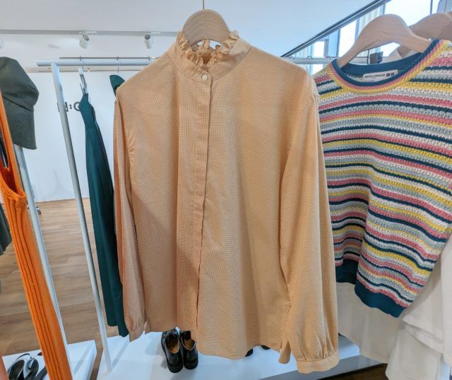 イネス「フリルシャツ」